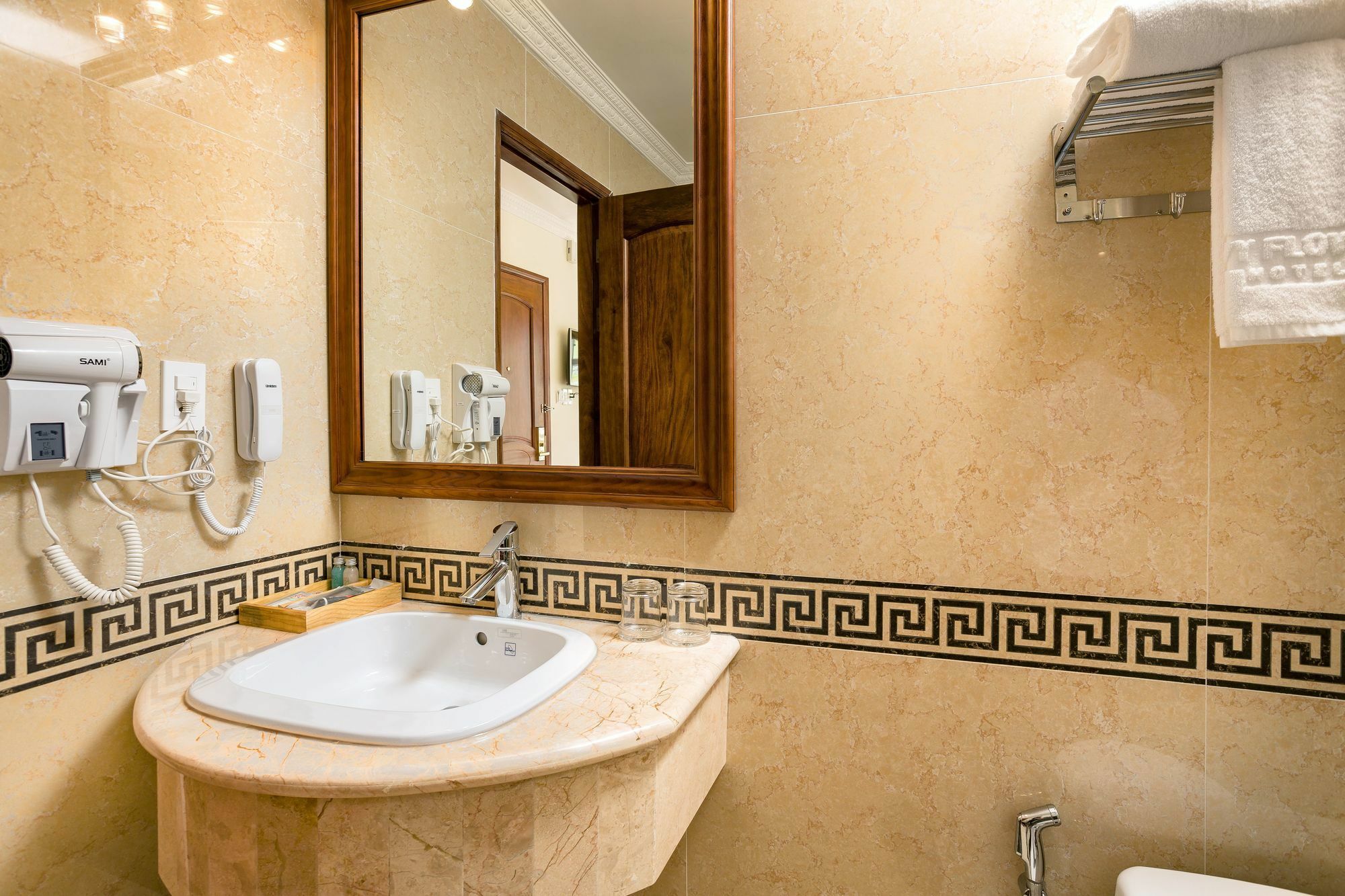 Lam Anh Luxury Hotel Далат Экстерьер фото